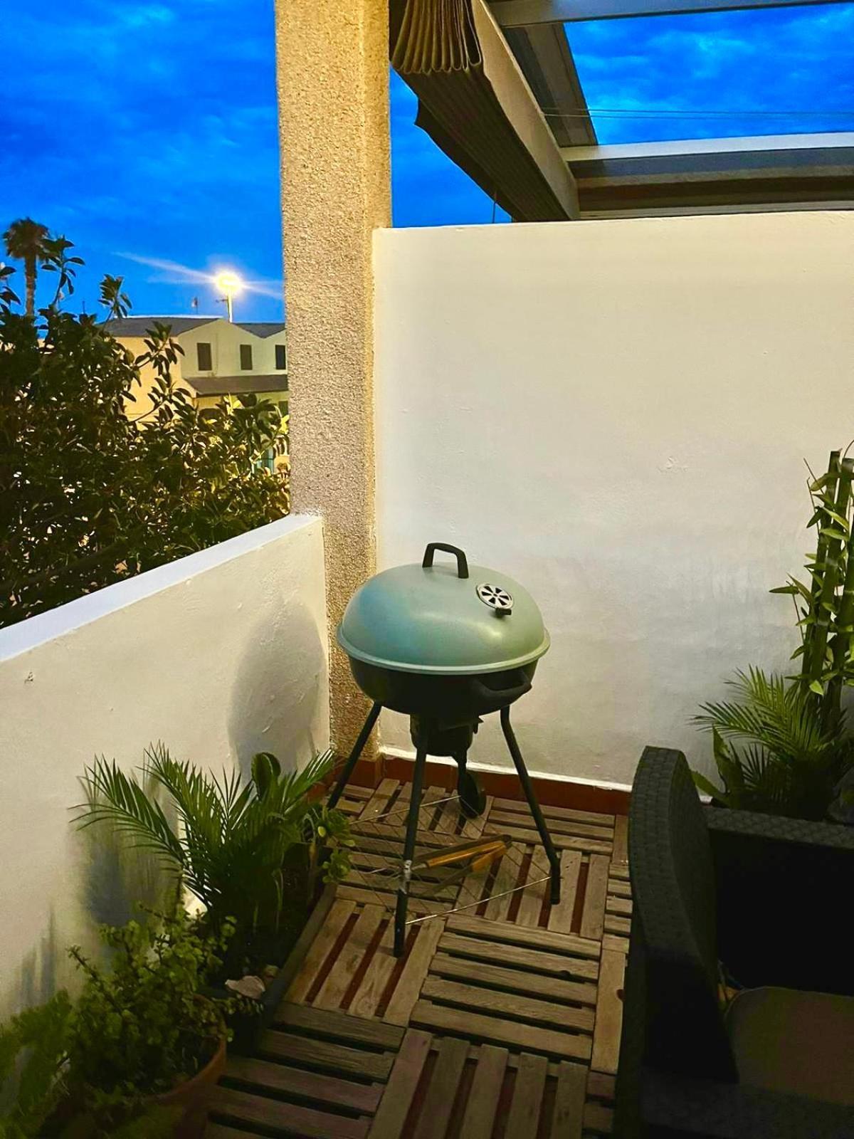 Przytulny Apartament 100M Od Plazy Torrevieja Exteriör bild