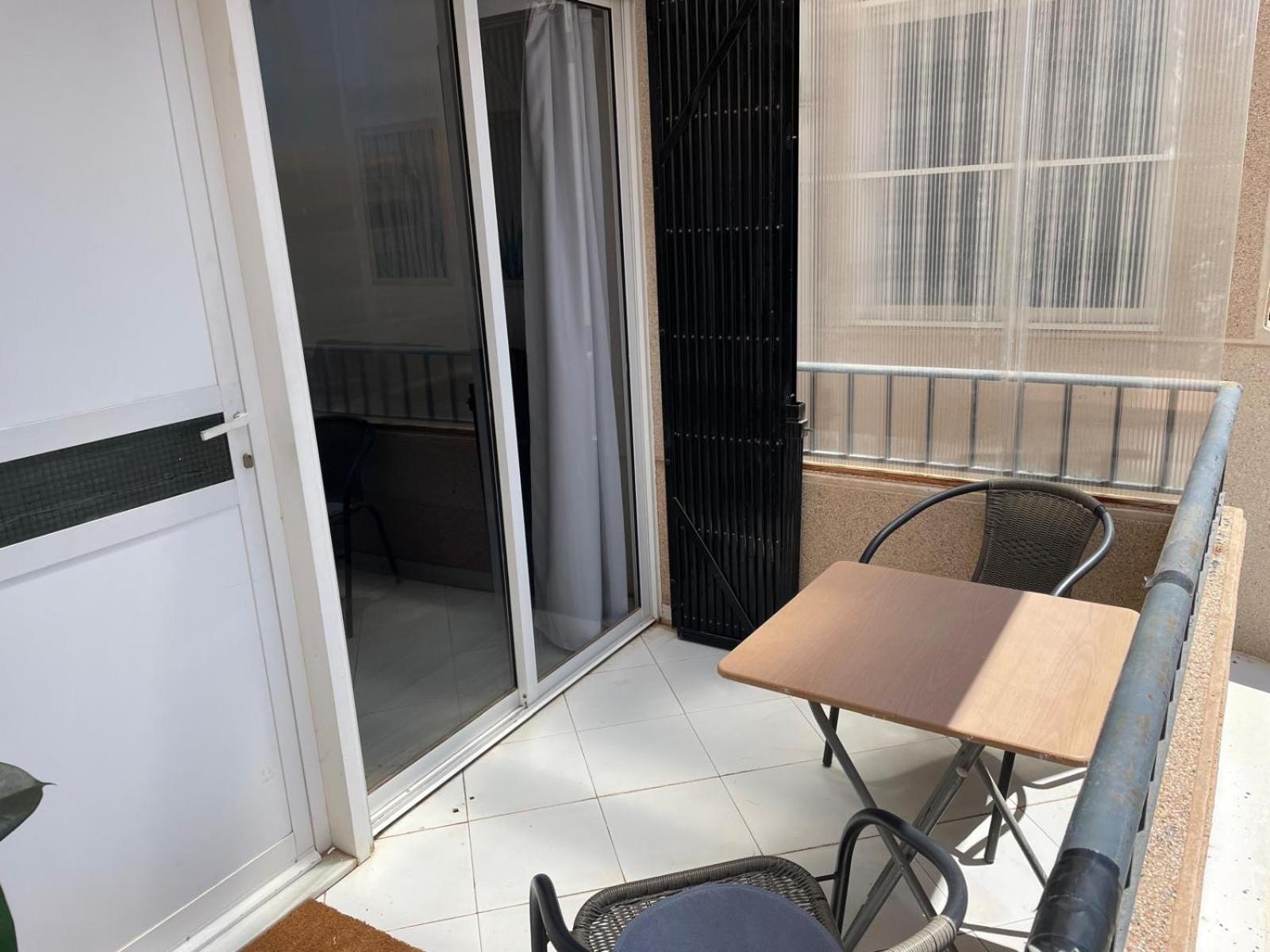 Przytulny Apartament 100M Od Plazy Torrevieja Exteriör bild